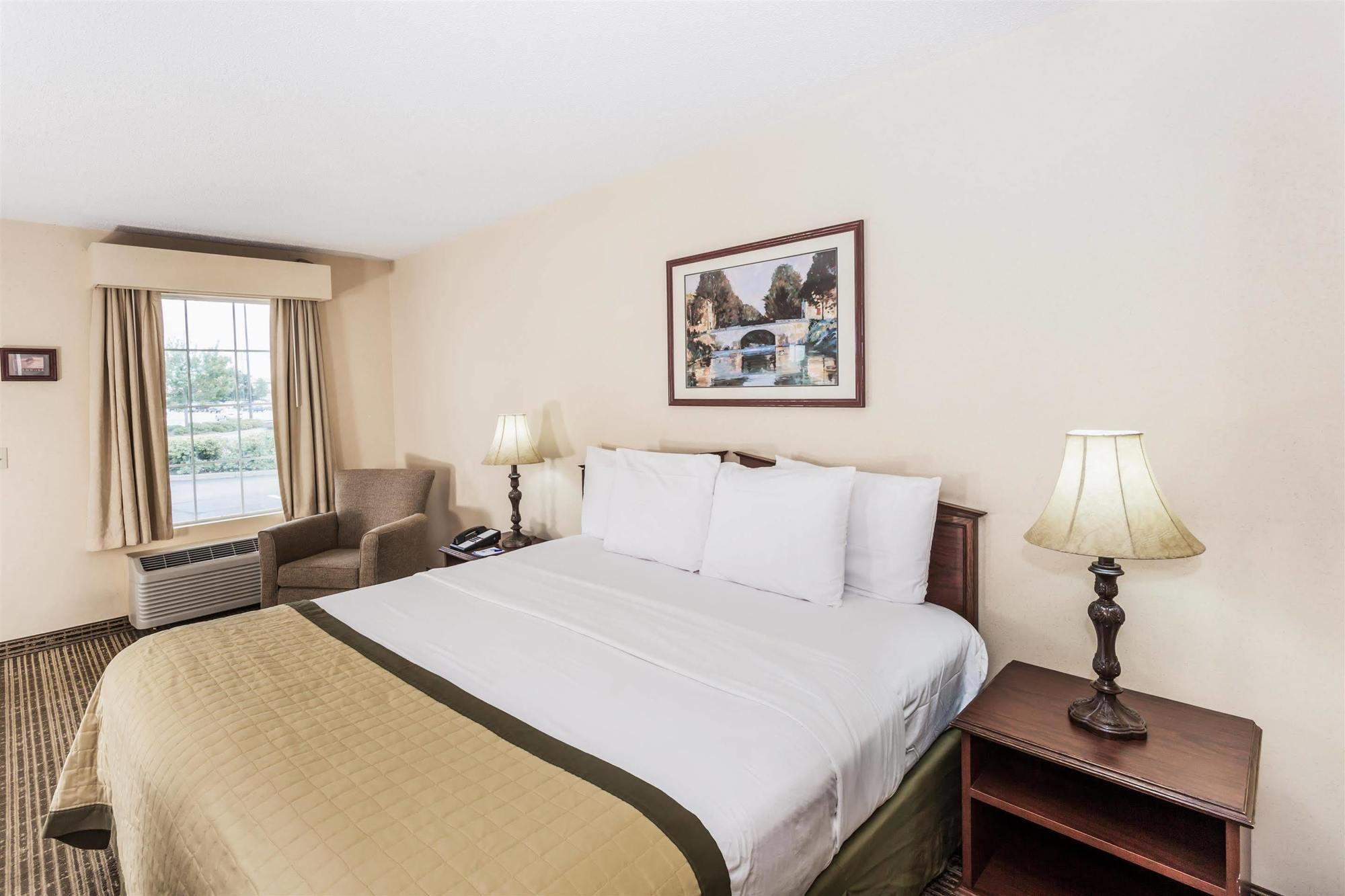 Baymont By Wyndham Valdosta At Valdosta Mall Buitenkant foto